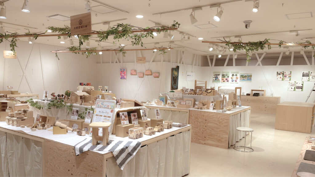 阪急うめだ本店「間伐材から生まれたものづくり」